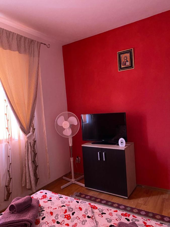 Apartamento Apartament Ally'S Orşova Exterior foto